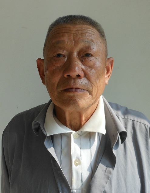 屈启化照片.jpg