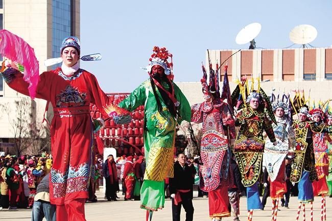 火树银花映元宵 非遗欢歌满青城